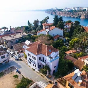 Hotel Hadrianus Pansion ***